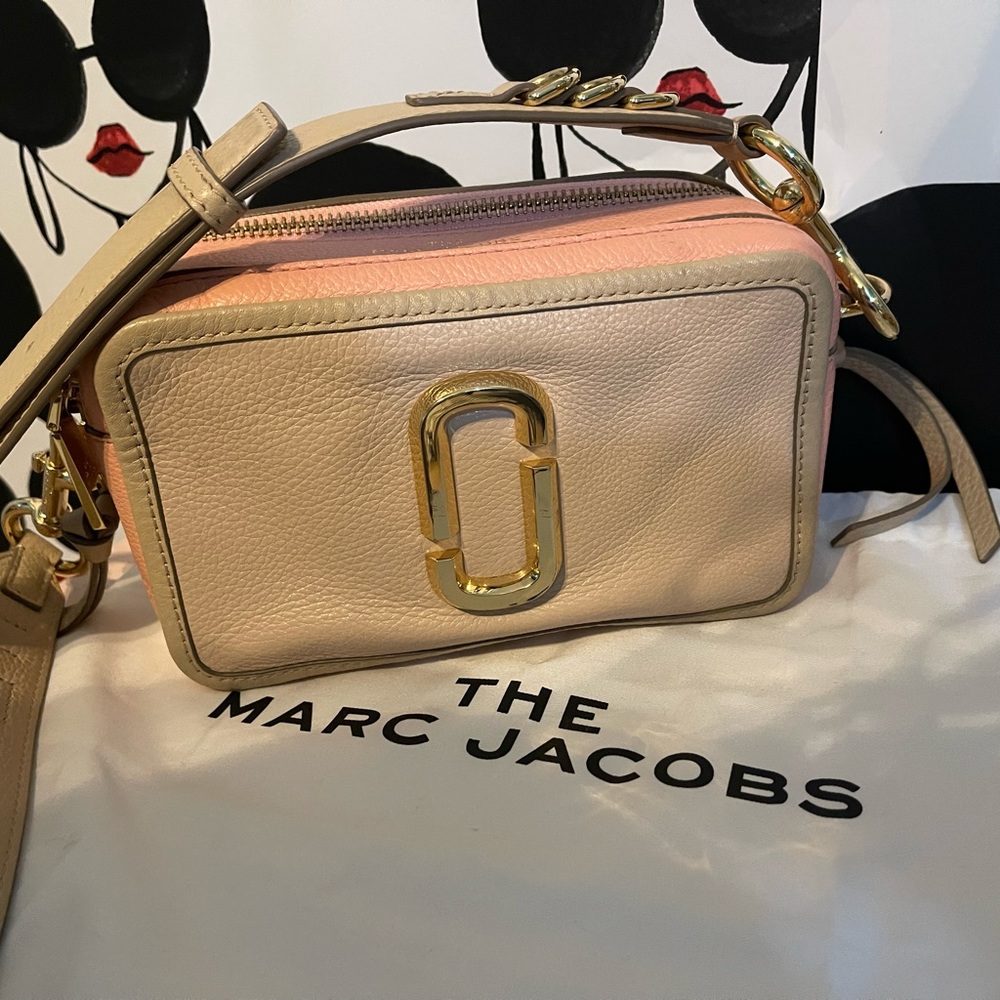 SOLD Marc Jacobs- soft snapshot crossbody bag
